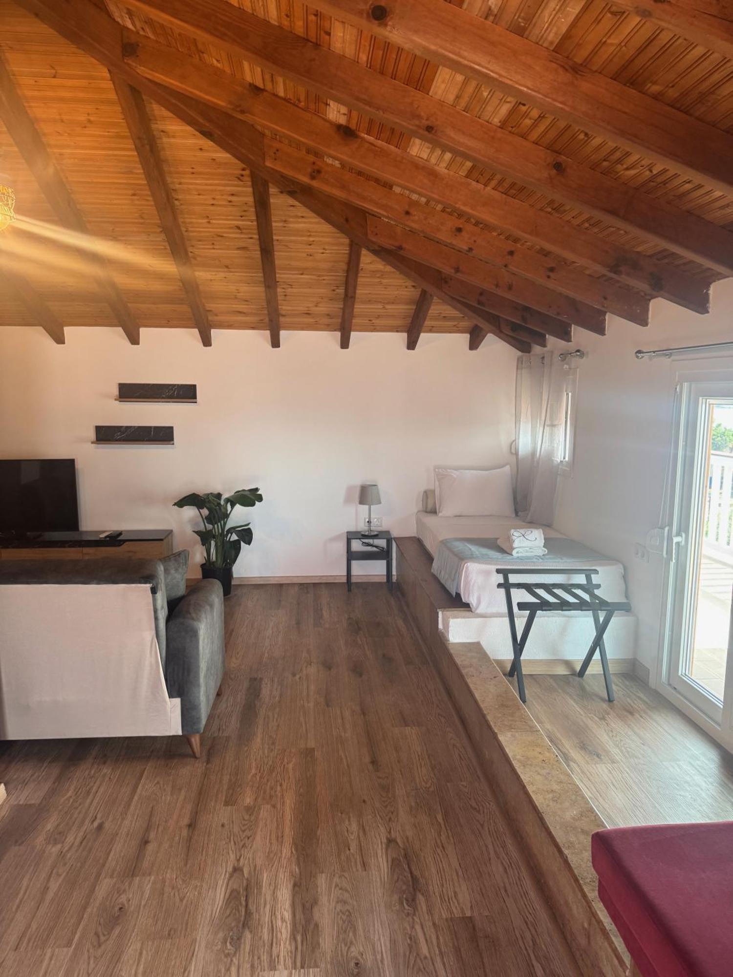 Regos Hotel 3*
